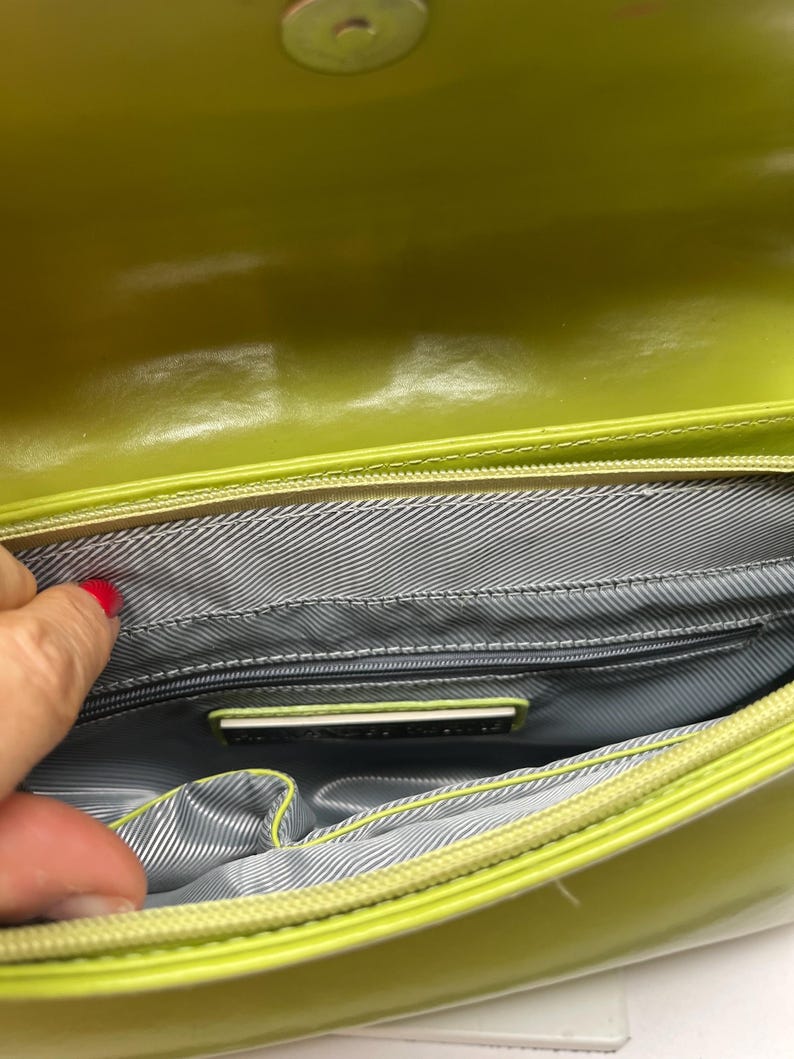 Alexandrea Ashlie Vintage 1960s Lime Green Handbag Silver Ring Mod Shoulder Purse