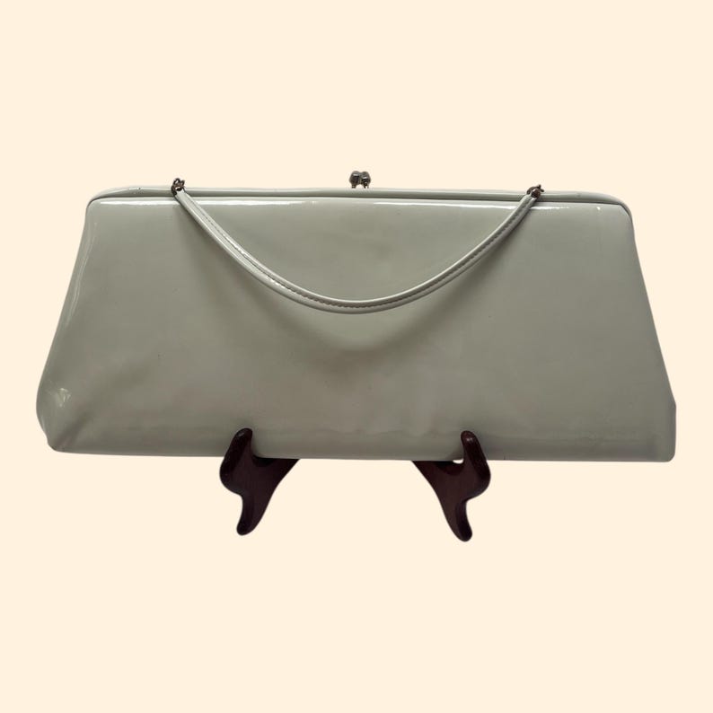 1960s H L USA Vintage Pearl White Patent Leather Handbag with Double Change Coin Pockets and Gold Frame Mid Century Purse