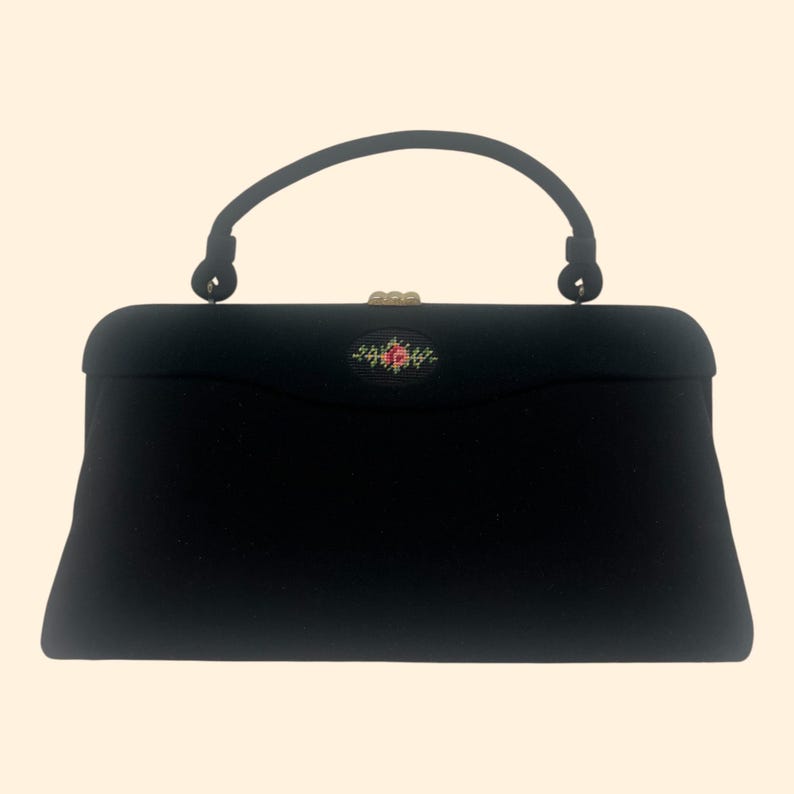 1960s Soure Bag New York Vintage Black felt Handbag Floral Embroidery Clasp Purse