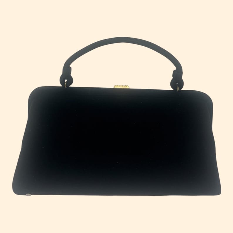 1960s Soure Bag New York Vintage Black felt Handbag Floral Embroidery Clasp Purse