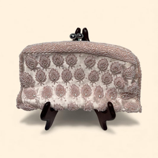 1950s- 1960s Vintage Soft Pink Beaded Satin Evening Clutch Purse with Kiss-Lock Beaded Floral Bag